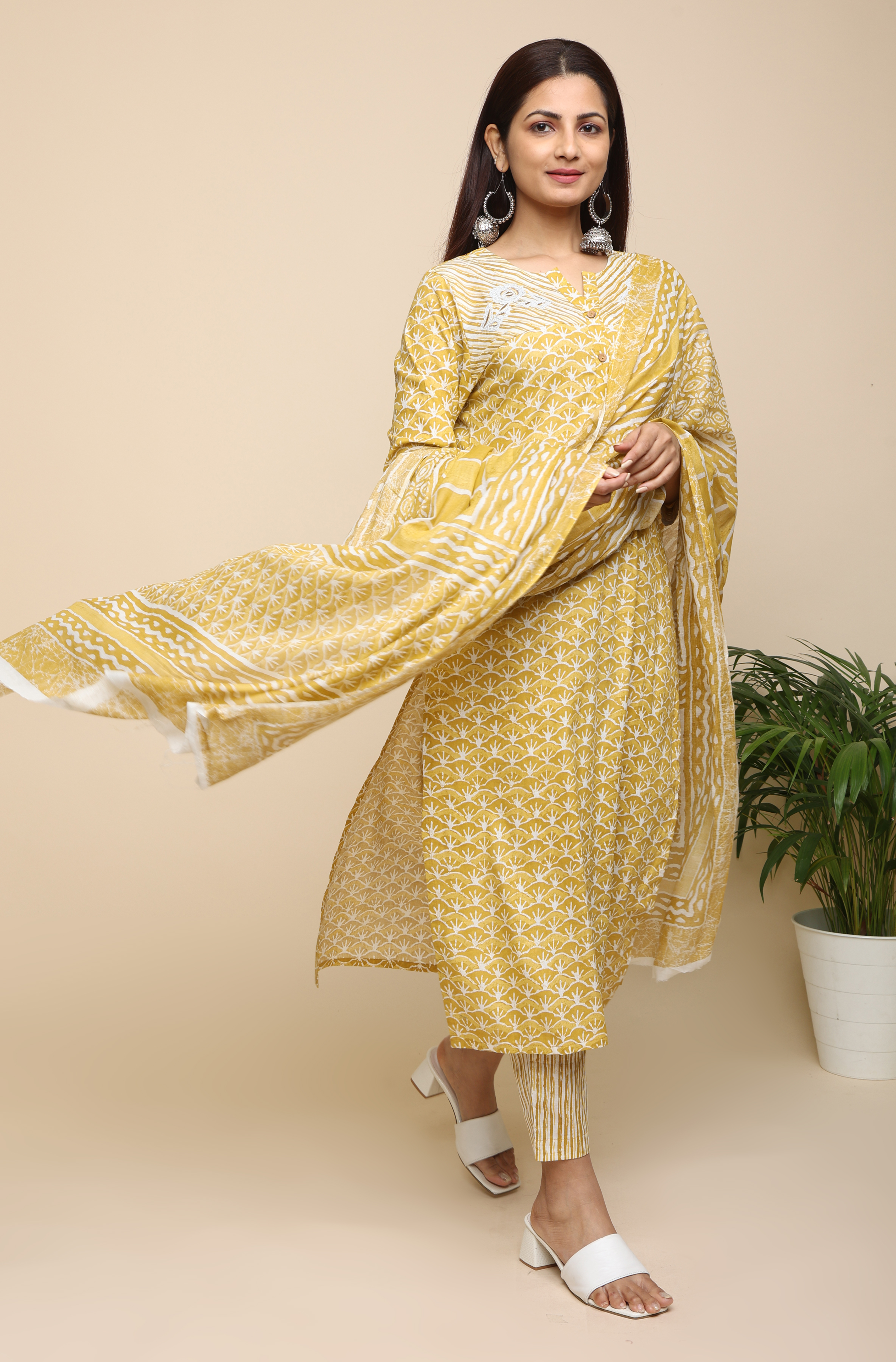 Cotton kurta suit set with embroidery